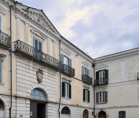 Il Palazzotto Hotell Isernia Exteriör bild